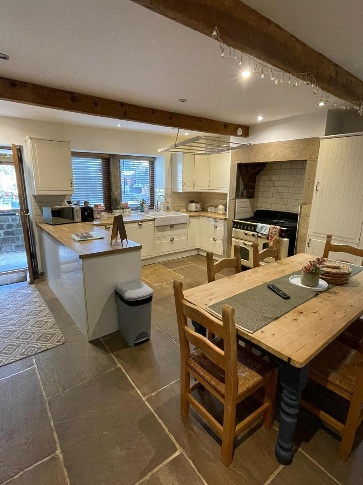 Wuthering Cottage - Central, Stylish, Cosy, Comfy Haworth Exteriör bild
